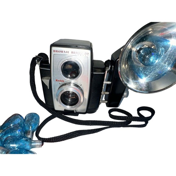 Vintage Kodak Brownie Reflex 20 Camera Kodalite Midget Flashholder Carry Case - Picture 9 of 10
